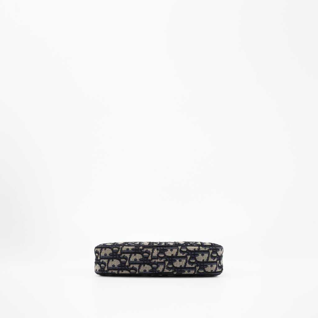 DIOR 30 MONTAIGNE HOBO AVENUE