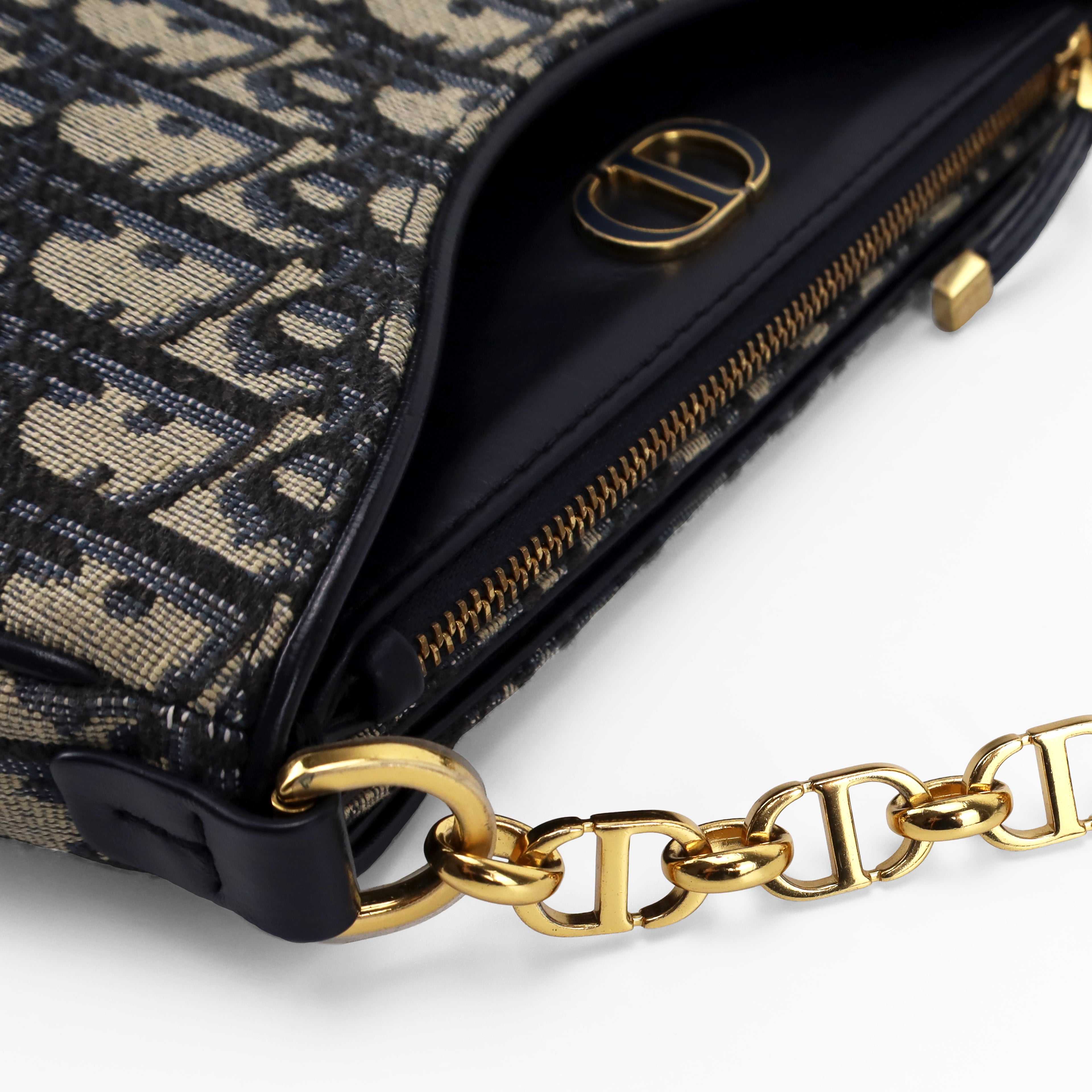 DIOR 30 MONTAIGNE HOBO AVENUE