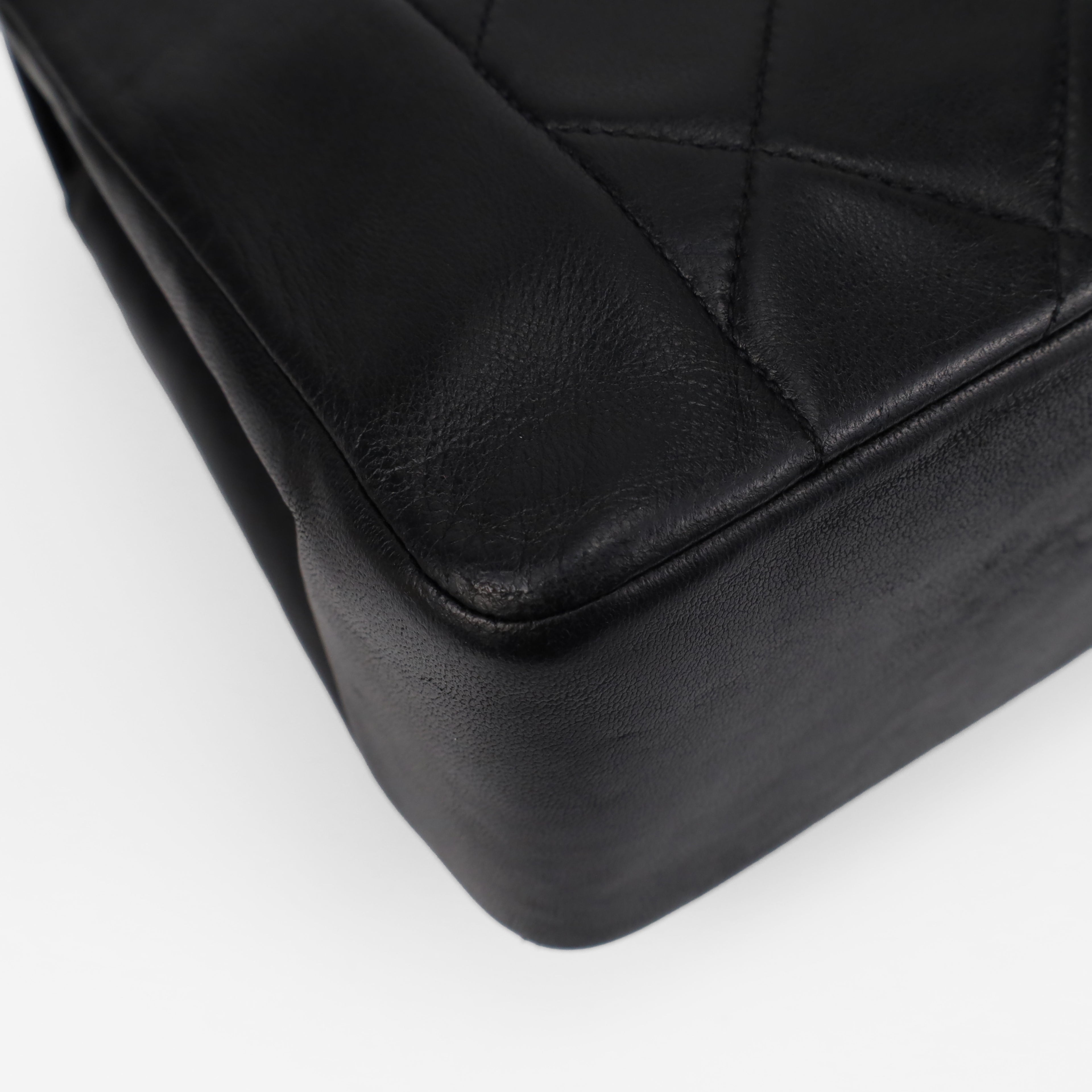 CHANEL VINTAGE DIANA MEDIUM FLAP