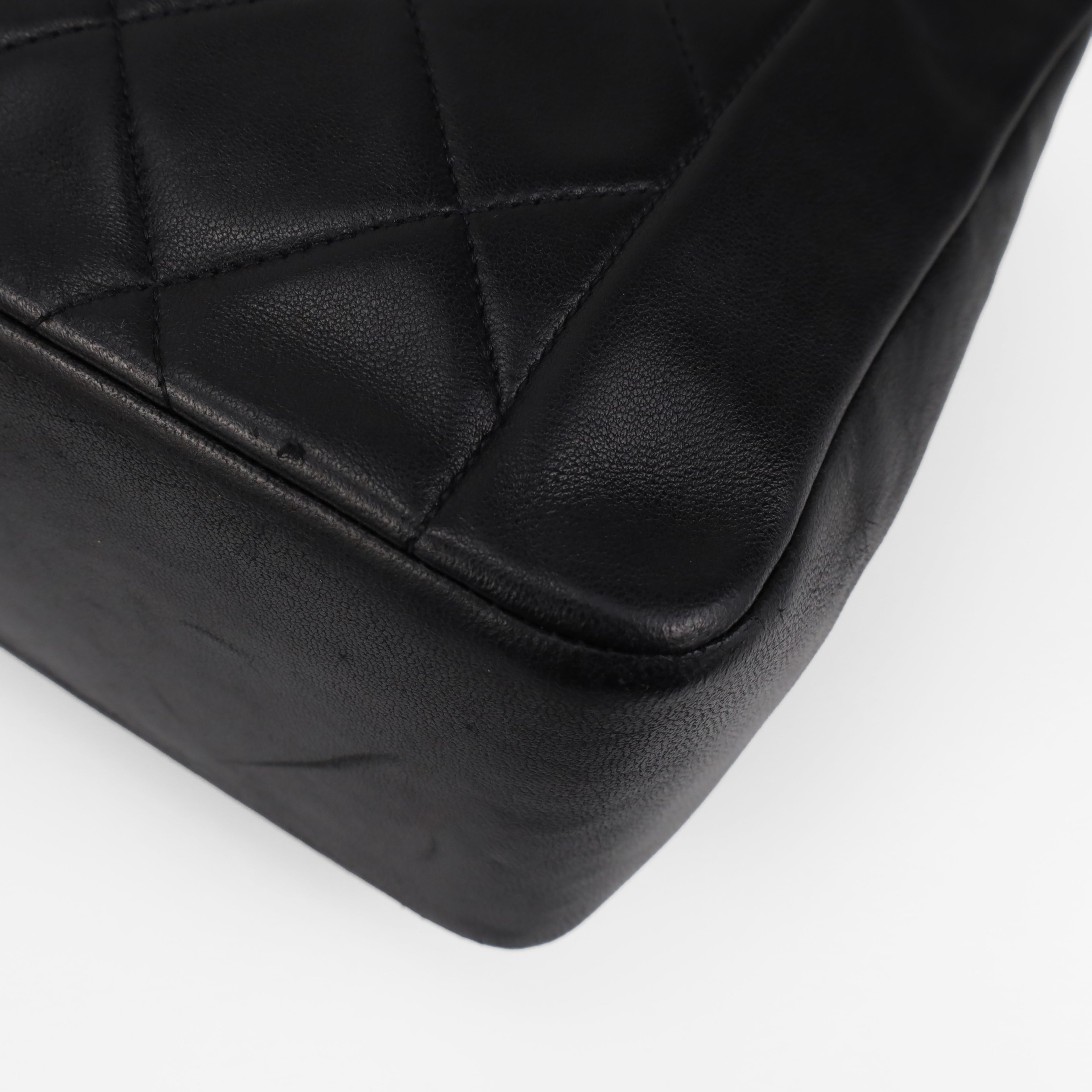 CHANEL VINTAGE DIANA MEDIUM FLAP